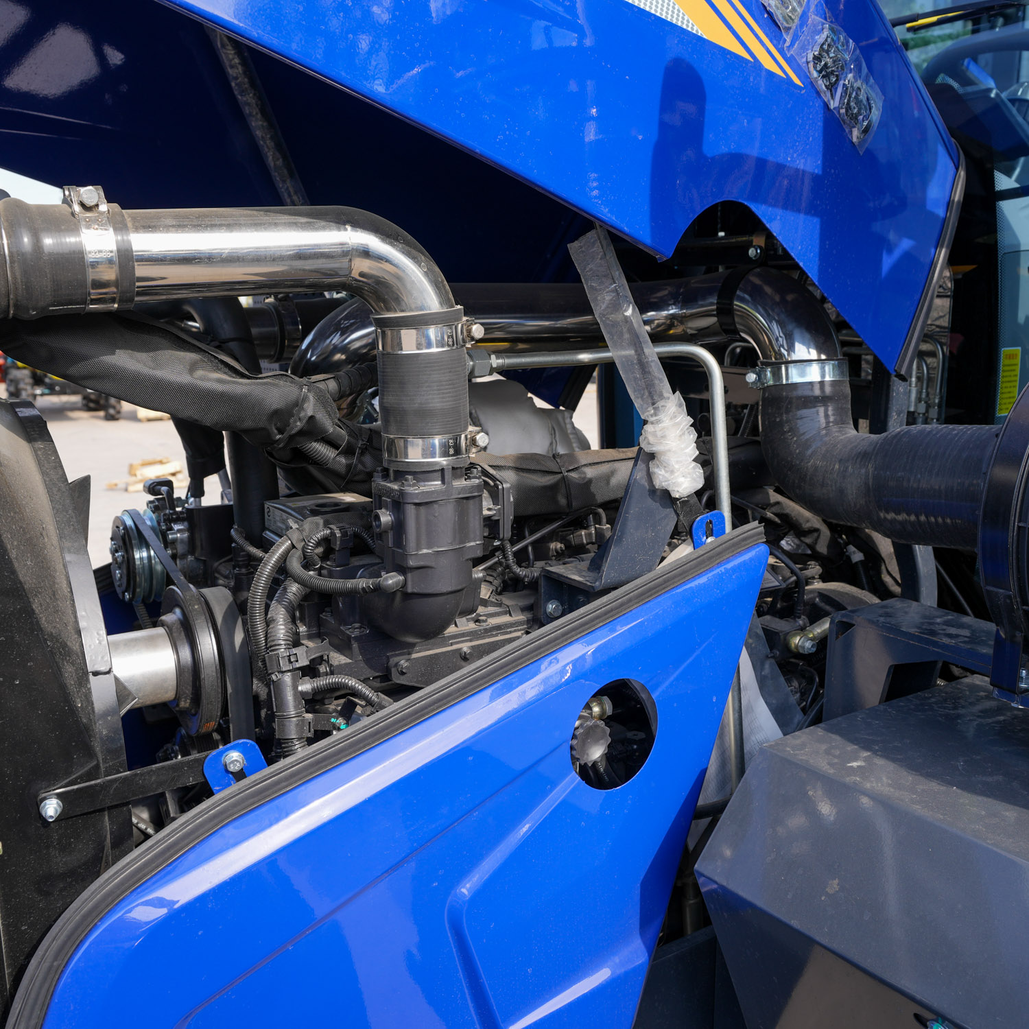 Tractor de cabina cerrado de gran potencia 180HP210HP260HP 4WD (5)