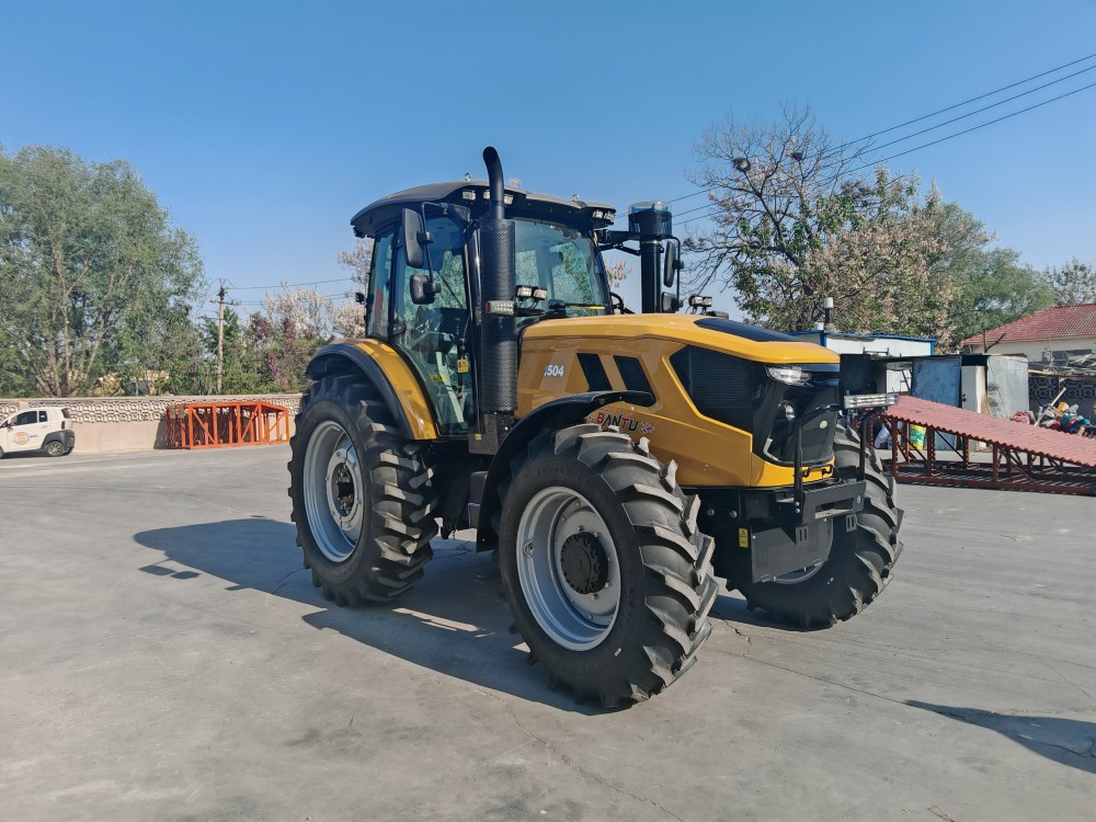 Tractor agr&iacute;cola amarillo industrial 150HP 4WD
