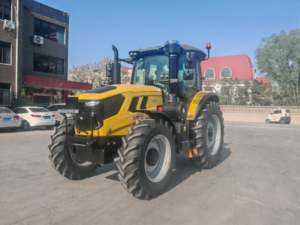 Tractor agr&iacute;cola amarillo industrial 150HP 4WD