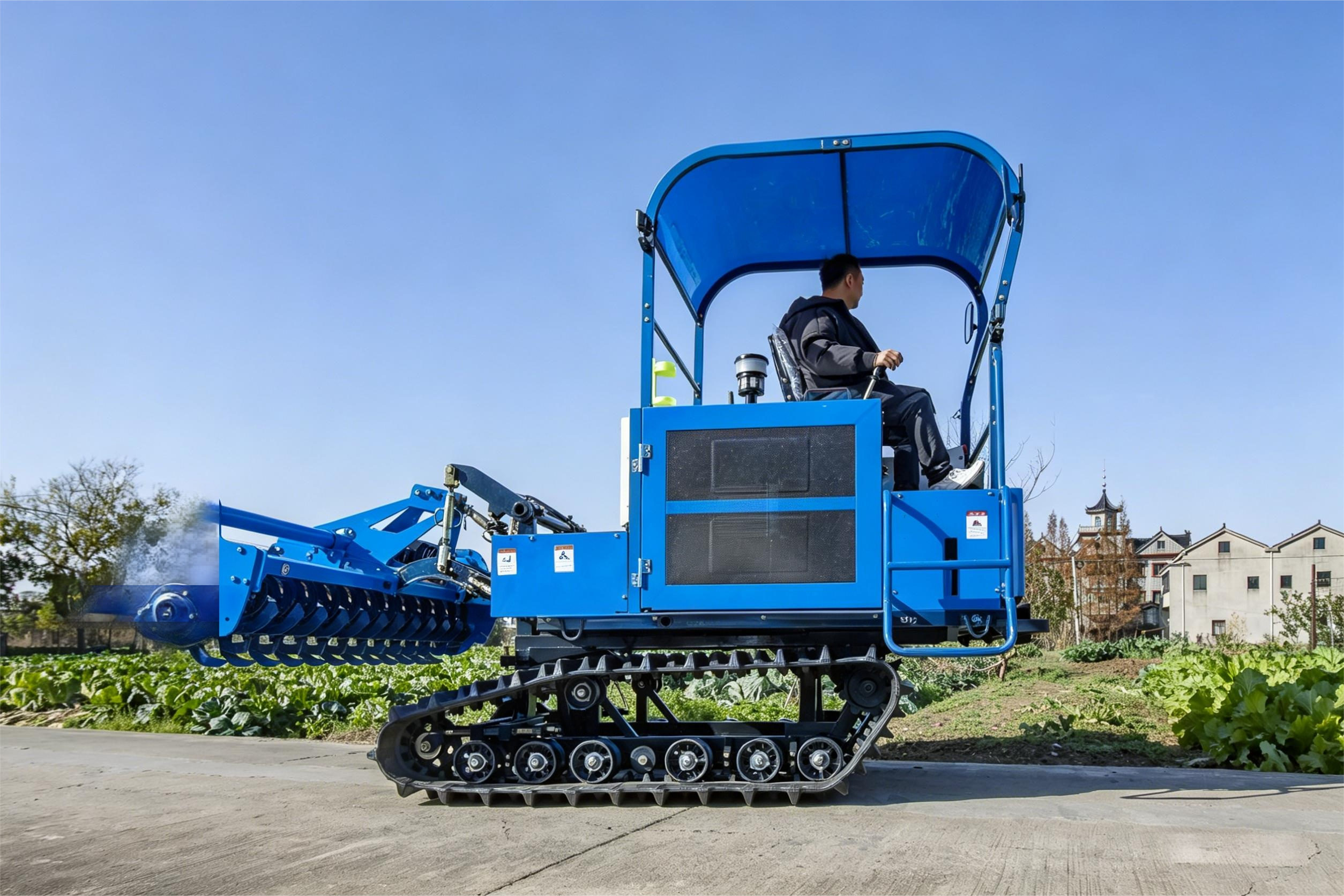 Mini motocultor de ruedas agr&iacute;colas de 102 CV (9)